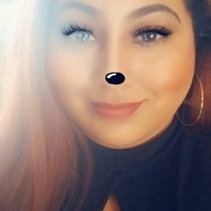 Meet your Posher, Stella